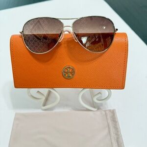 Tory Burch Aviator Sunglasses, dust Bag and Orange Case